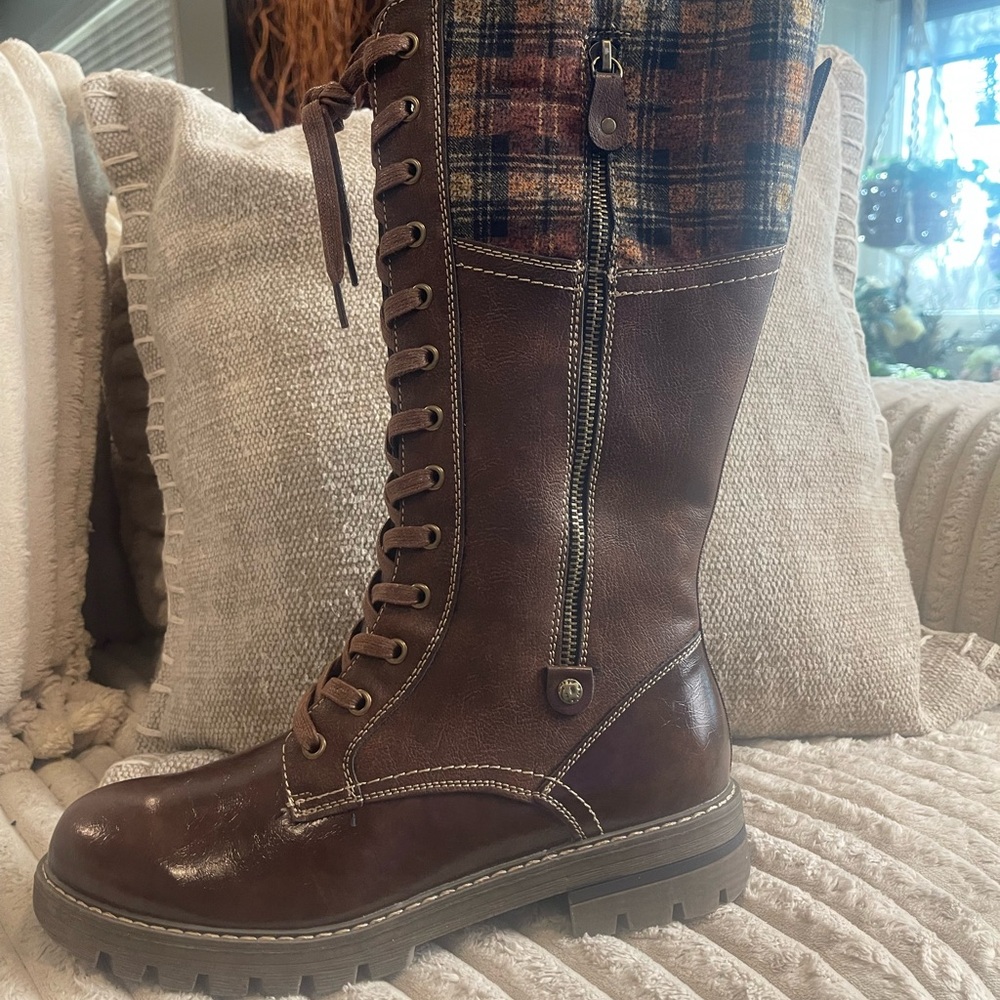 Patrizia Womens Brown Tall Lace Up Boots Plaid Cuff size 9.5 BRAND NEW SIZE 9.5 - Picture 3 of 10